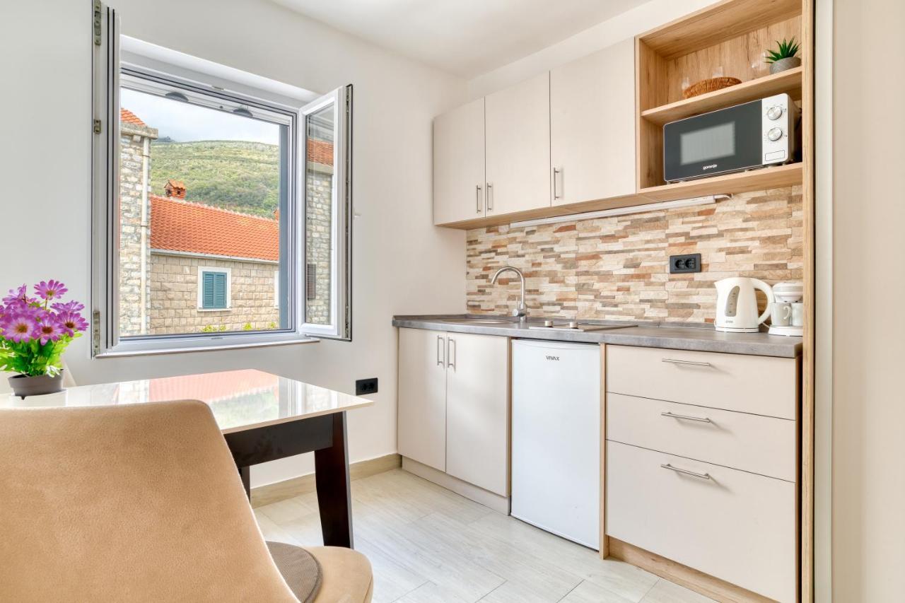 Symphony Apartments Street View Petrovac المظهر الخارجي الصورة