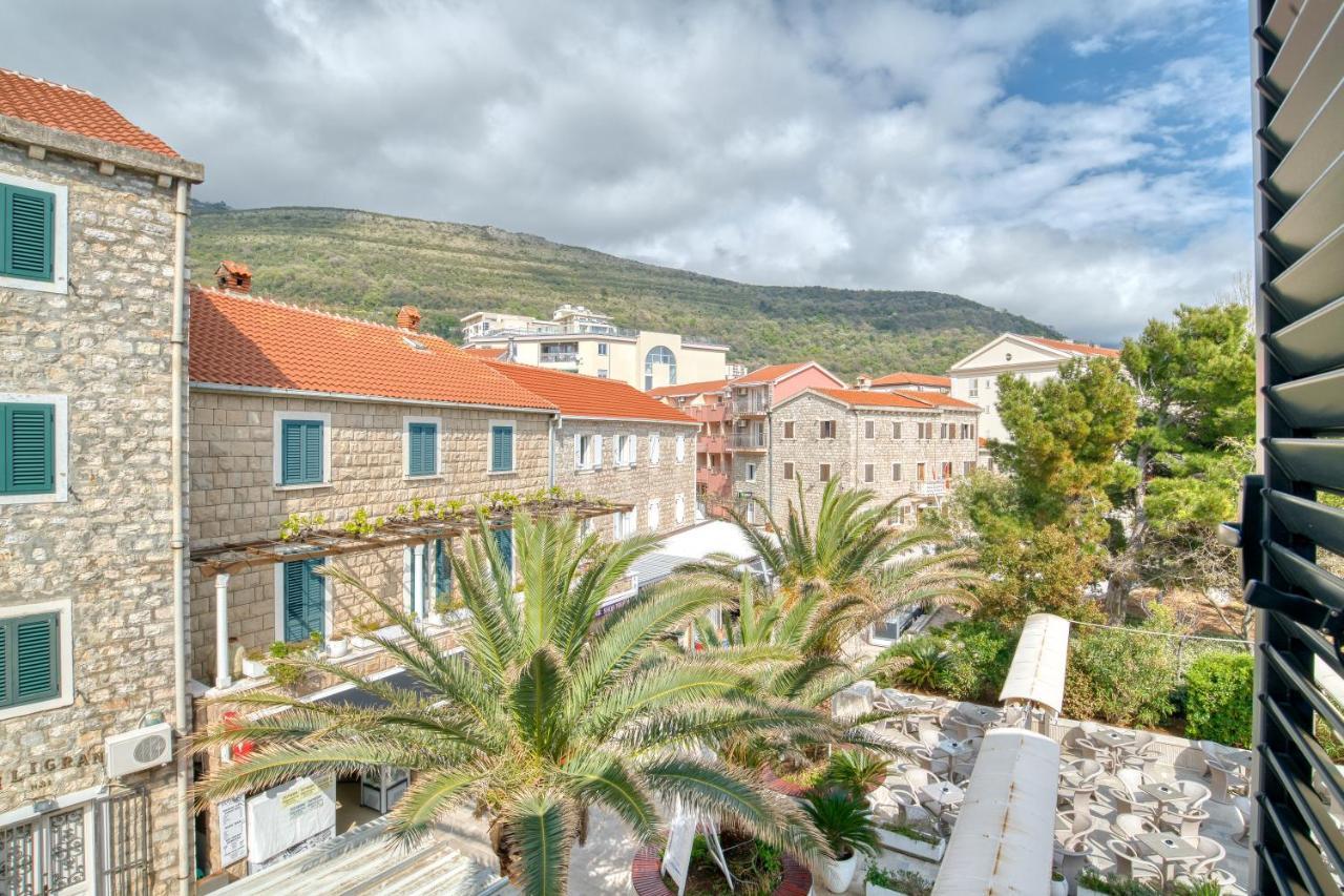 Symphony Apartments Street View Petrovac المظهر الخارجي الصورة